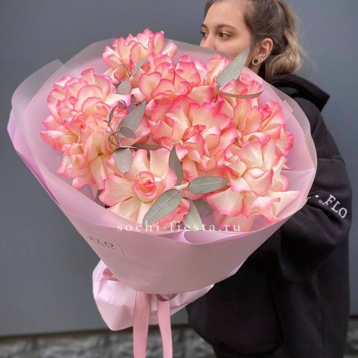 9 французских роз Джумилия в Севастополи