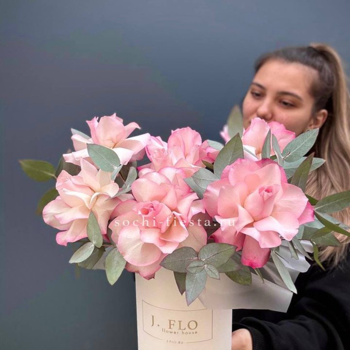 7 Французских роз в боксе в Севастополи