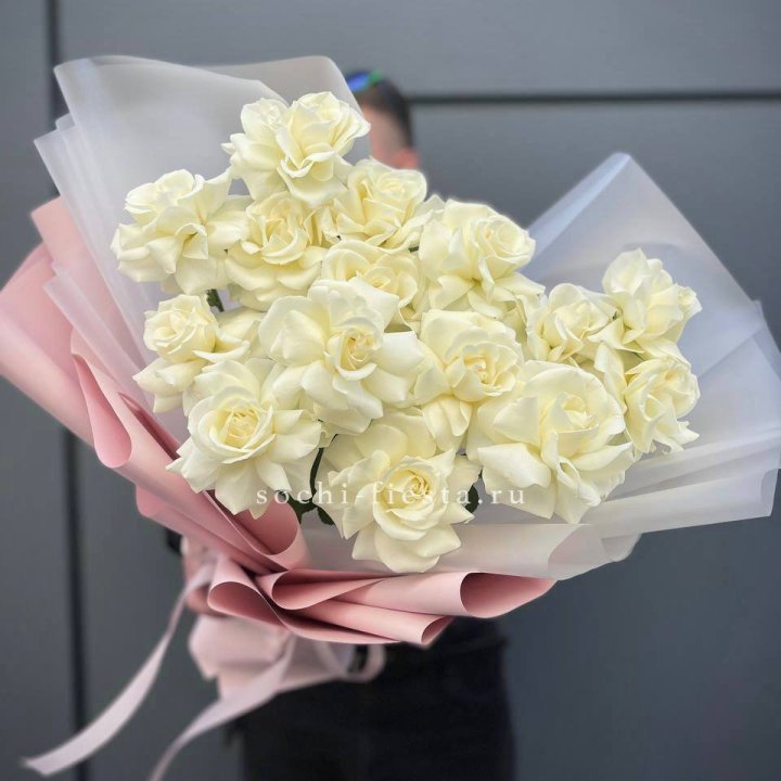 Букет из 15 французских роз Вайт дрим в Севастополи