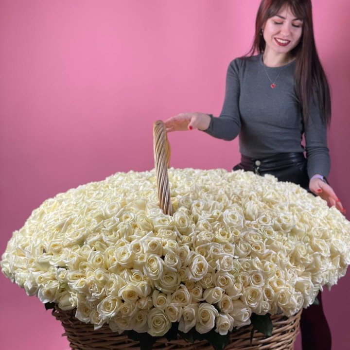 1001 белая роза в Севастополи