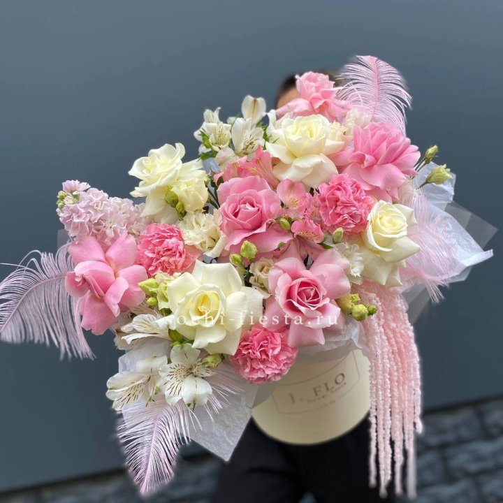 Дизайнерский бокс "Ловели" в Севастополи