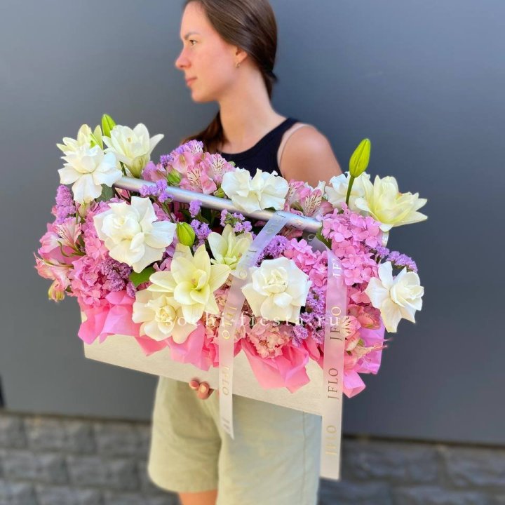 Большой бокс розовый в Севастополи