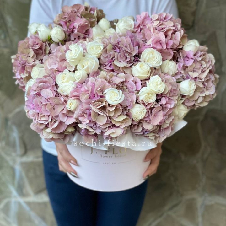 Бокс "Изобела пинк" в Севастополи