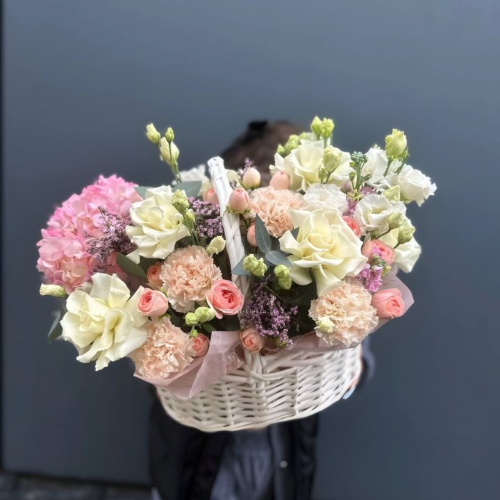 Цветочная корзина "Софтнес" в Севастополи