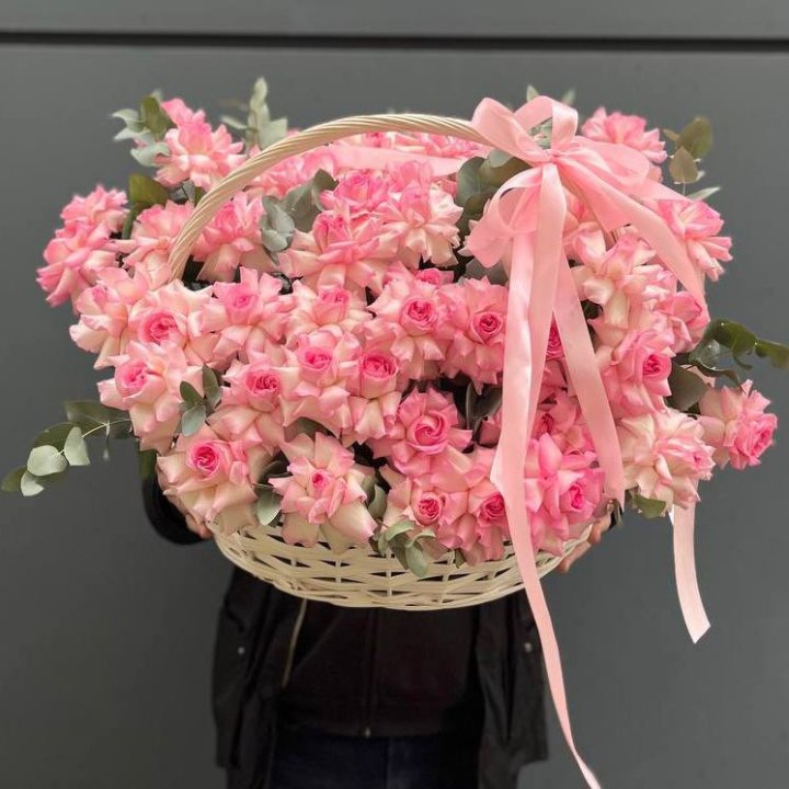 51 розовая роза в корзине в Севастополи