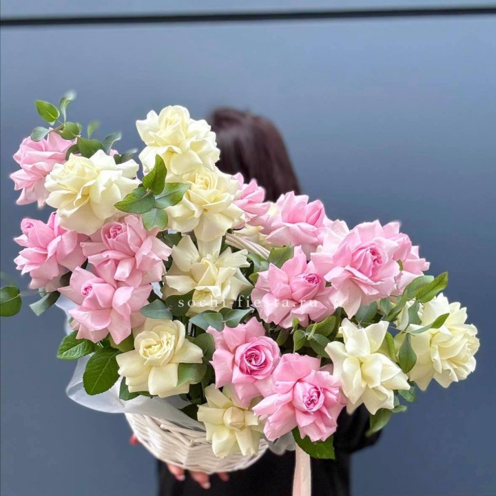 25 Французских роз в корзине в Севастополи