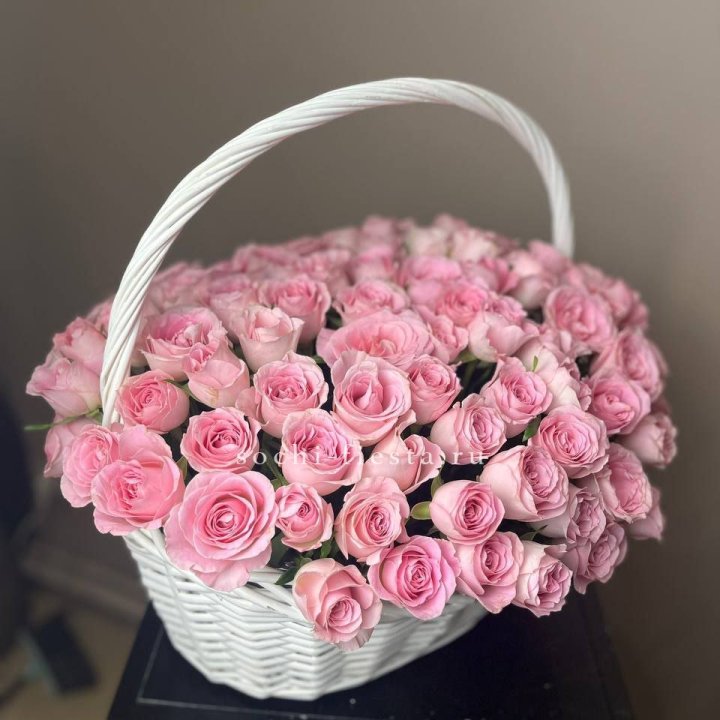 101 розовая роза в корзине в Севастополи