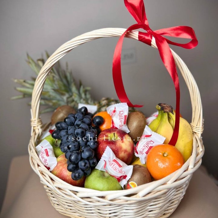 Фруктовая корзина №3 в Севастополи