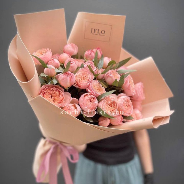 Букет из 9 кустовых роз Джульетта в Севастополи