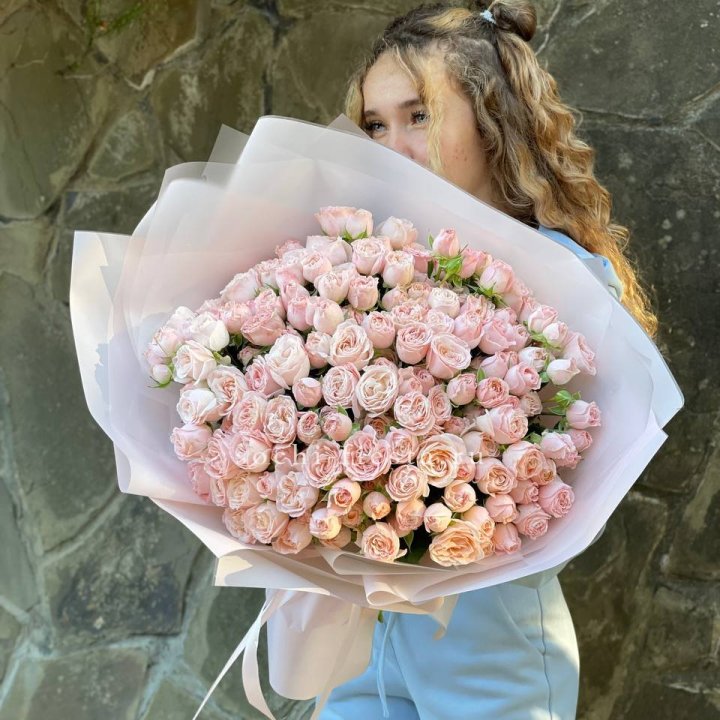 45 роза бомбастик Крем в Севастополи