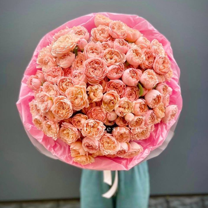 Букет кустовых пионовидных роз Джульетта "Принцесса" в Севастополи