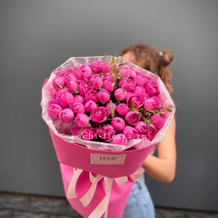 Кустовые розы букет Мисти Баблс в Севастополи