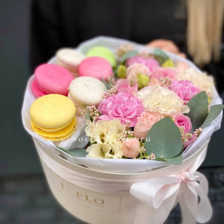 Бокс с макаронс Нежный в Севастополи