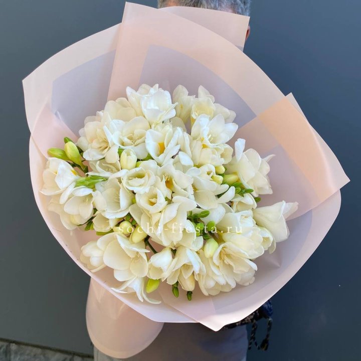 Букет белых фрезий  в Севастополи