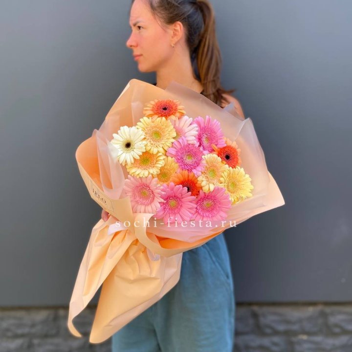Букет разноцветных гербер в Севастополи