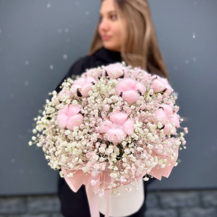 Гипсофилы с хлопком в шляпной коробке в Севастополи