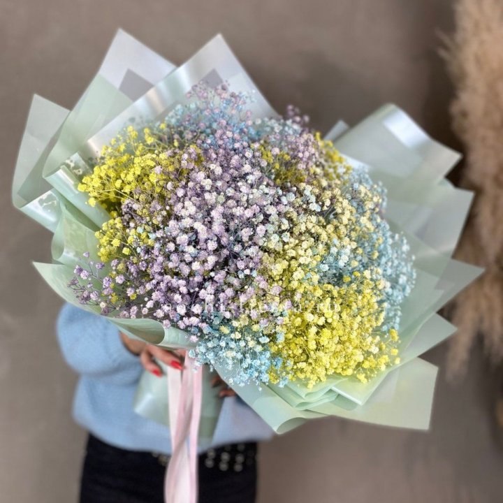 Букет радужных гипсофил в Севастополи
