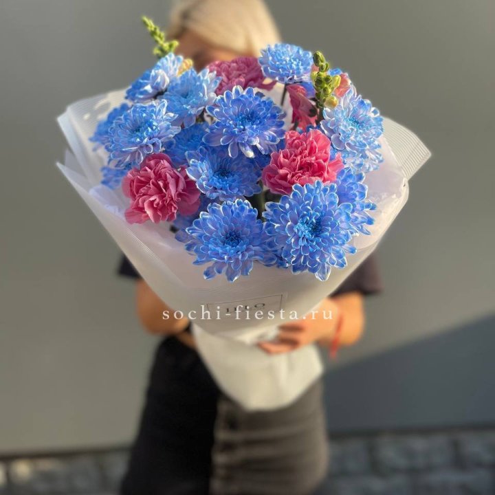 Букет сборный с хризантемой в Севастополи