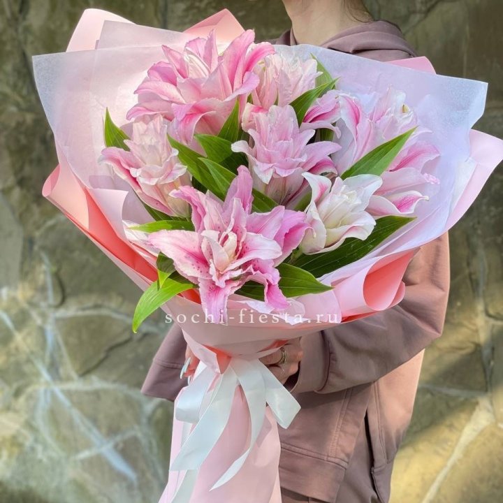 Букет пионовидных лилий №2 в Севастополи
