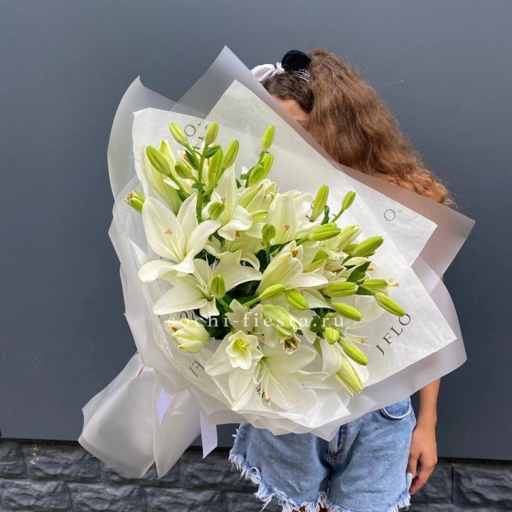 Букет  лилий "Воздушный"  в Севастополи