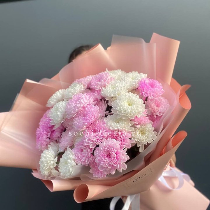  Букет бело-розовых хризантем  в Севастополи