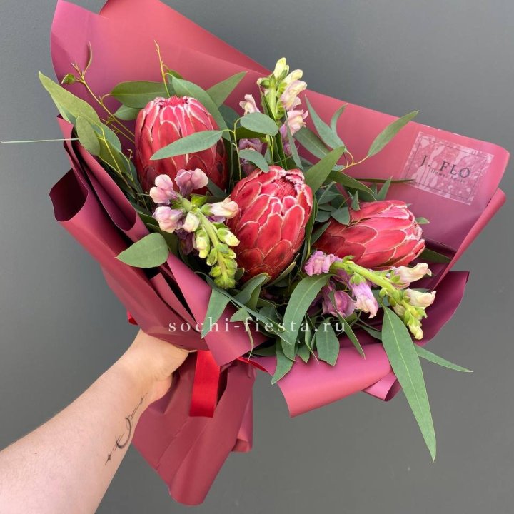 Букет из протеи "Квин" в Севастополи