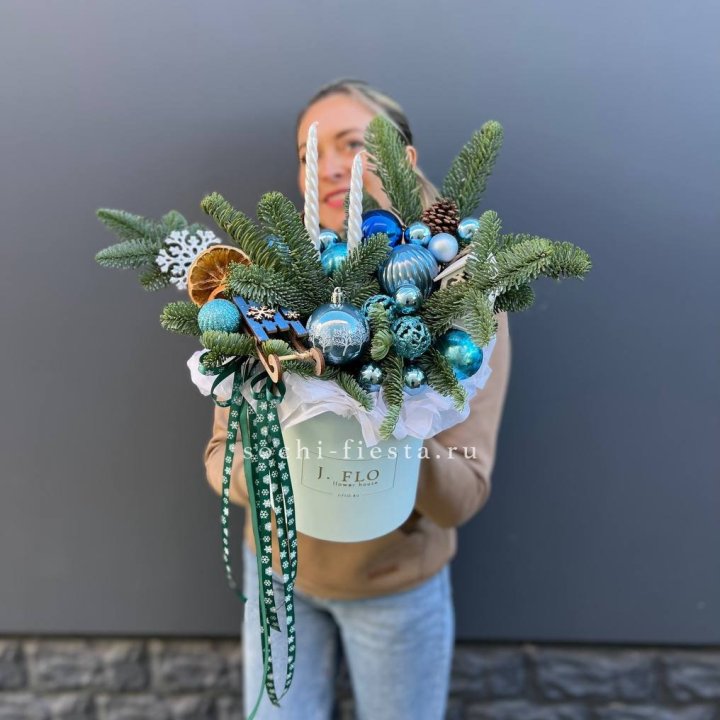 Композиция "Мери крисмас блю" в Севастополи