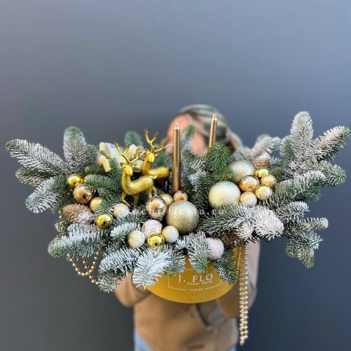 Композиция "Мери крисмас голд" в Севастополи