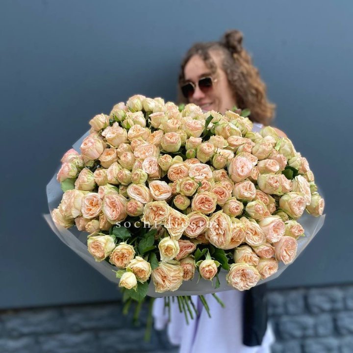 51 пионовидная роза в Севастополи