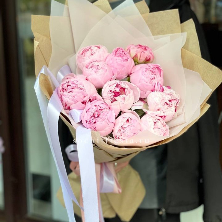 11 пионов в оформлении в Севастополи