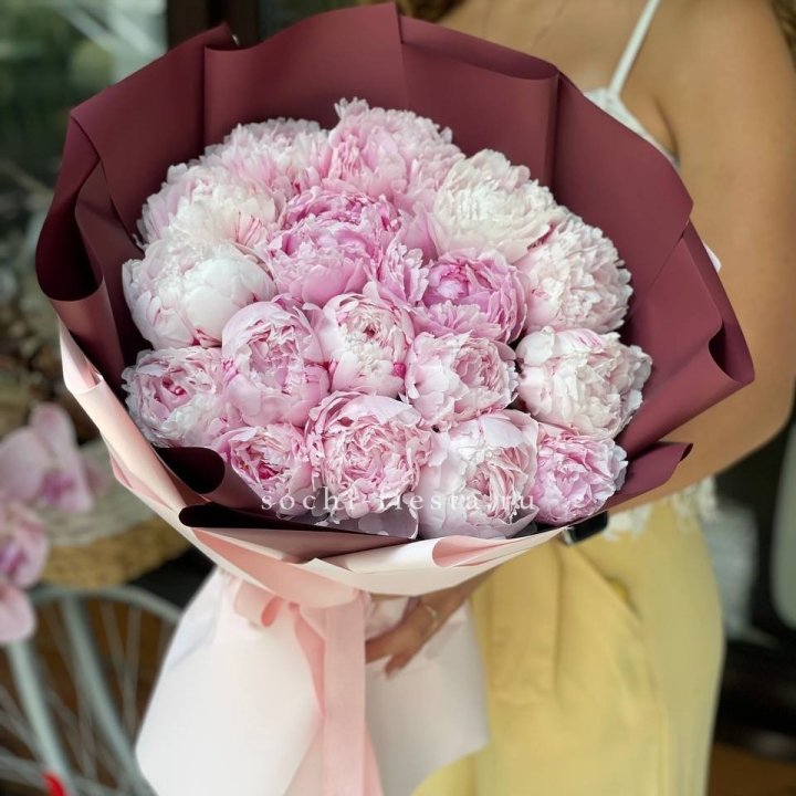 Букет 17 зефирных пионов в Севастополи
