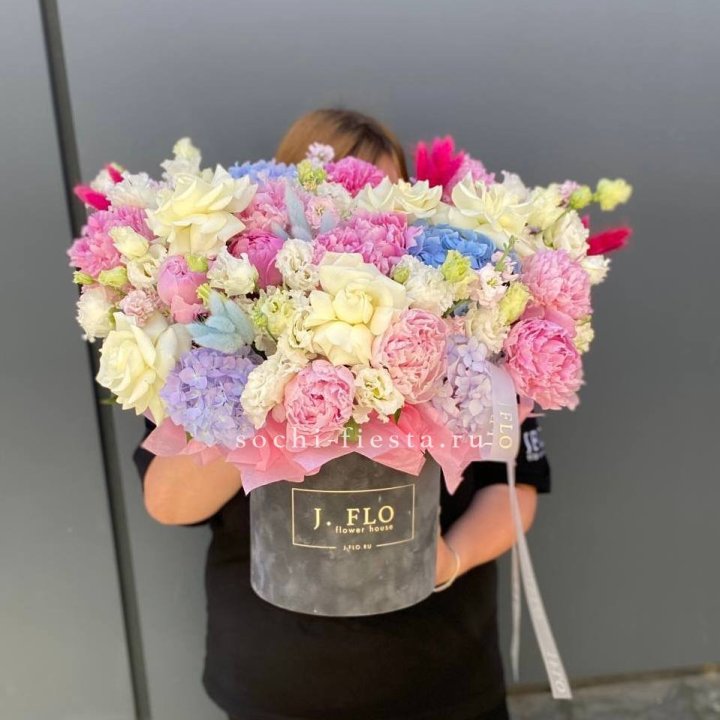 Цилиндр с пионами "Аса" в Севастополи