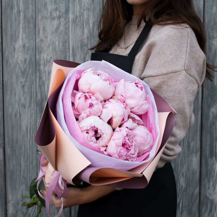 7 зефирных пионов в оформлении в Севастополи