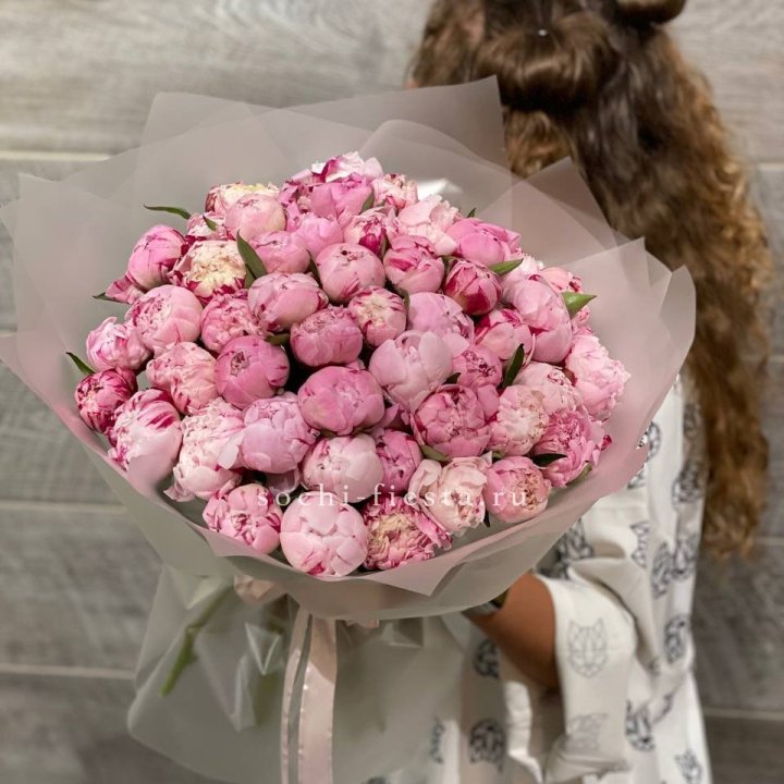 51 розовый пион в Севастополи