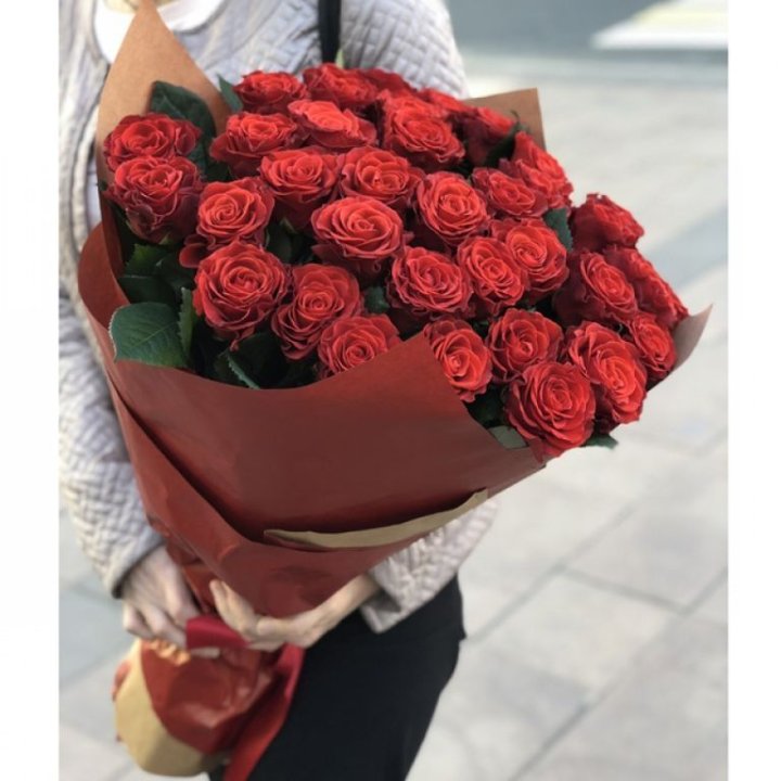 29 высоких роз  в Севастополи