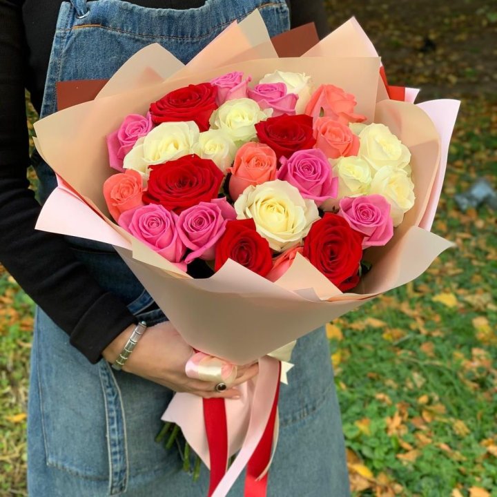 25 роз "Карусель" в Севастополи