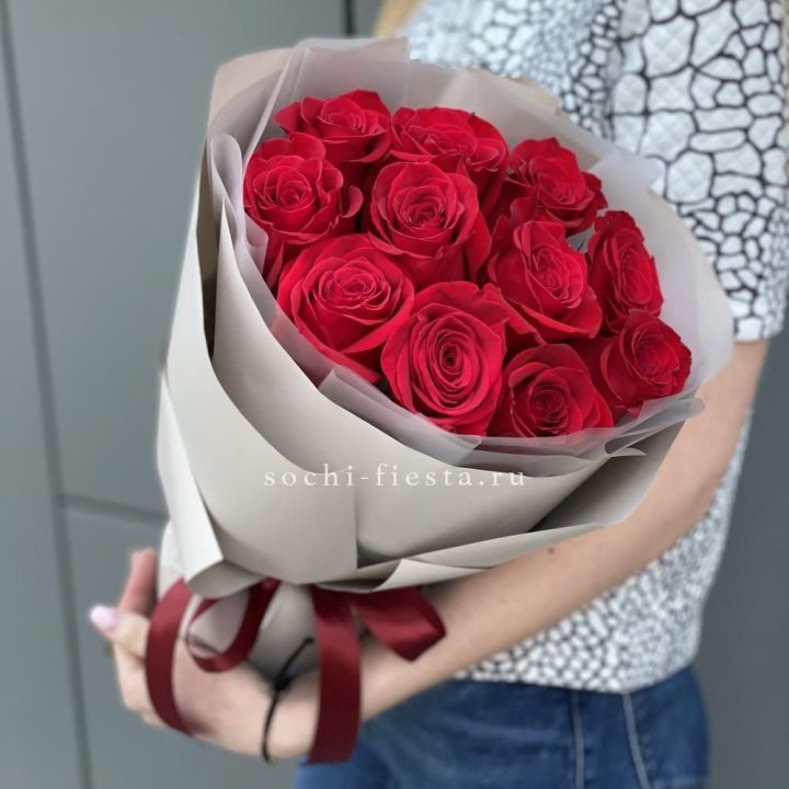 Букет красных роз "Рози" в Севастополи