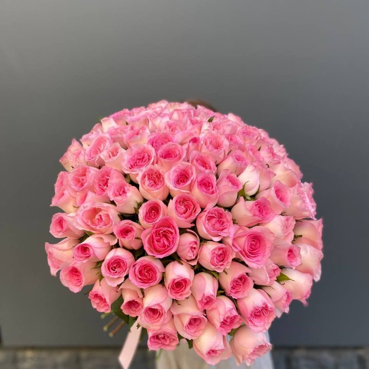 101 розовая роза в Севастополи