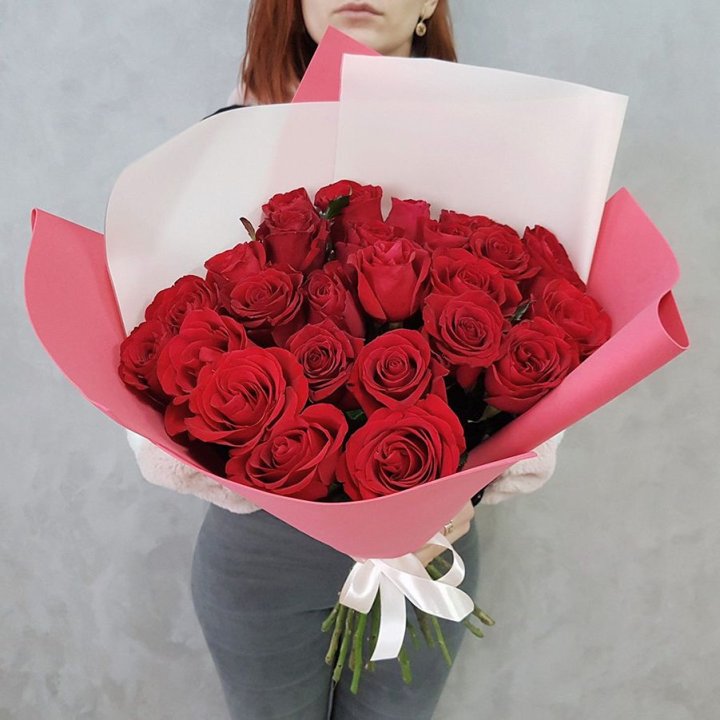 25 Красных роз рози вайт в Севастополи