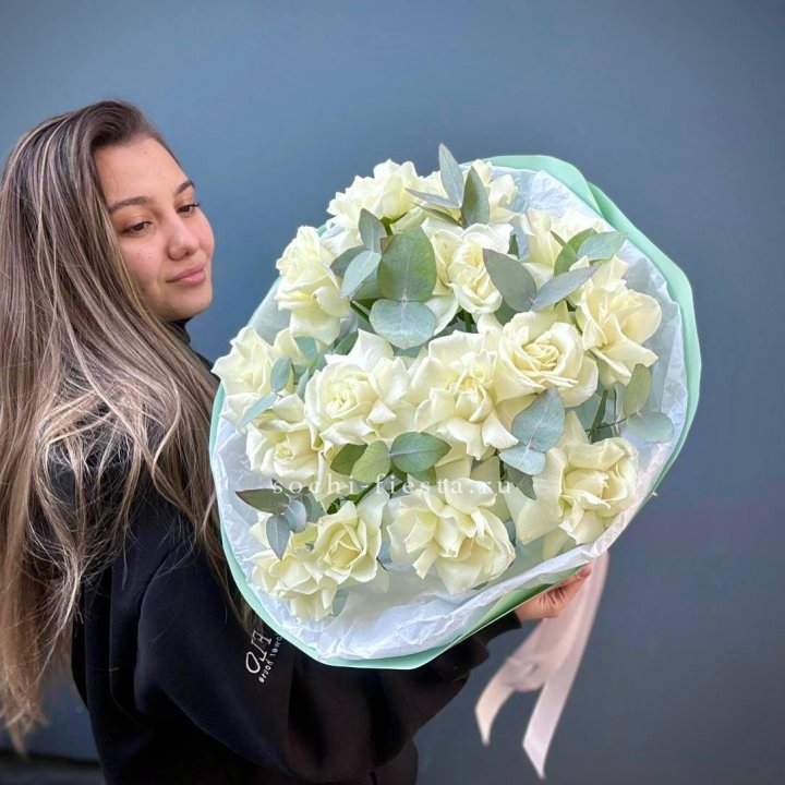 15 Белых французских роз "Ноте бьянка" в Севастополи