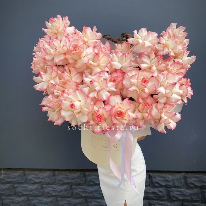 31 французская роза Джумилия в боксе в Севастополи