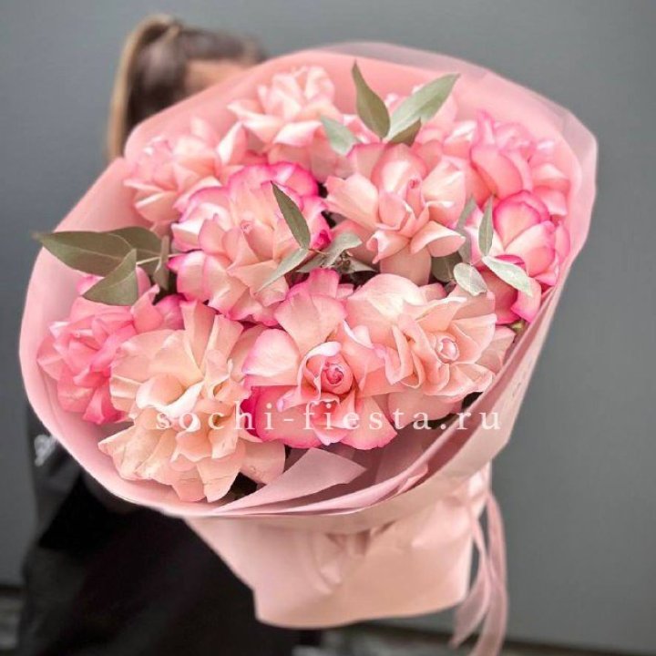 Нежно- розовые французские розы Венди в Севастополи