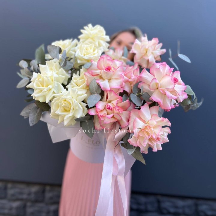 15 Французских роз в боксе в Севастополи