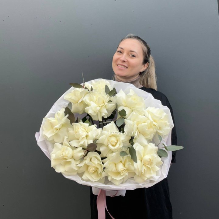 13 Белых французских роз Облако в Севастополи