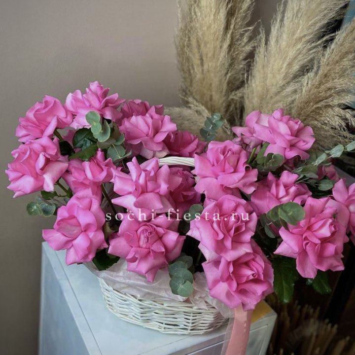 25 роз в цветочной корзине Пинк в Севастополи
