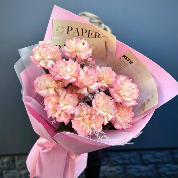 15 французских роз "Джумилия" в Севастополи