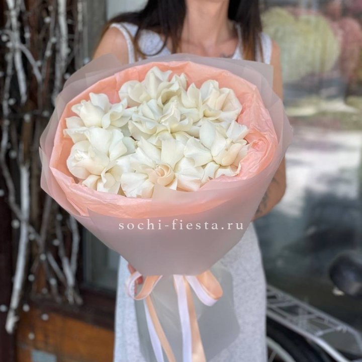 7 Белых французских роз в Севастополи