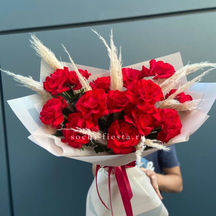 15 Красных французских розы в Севастополи
