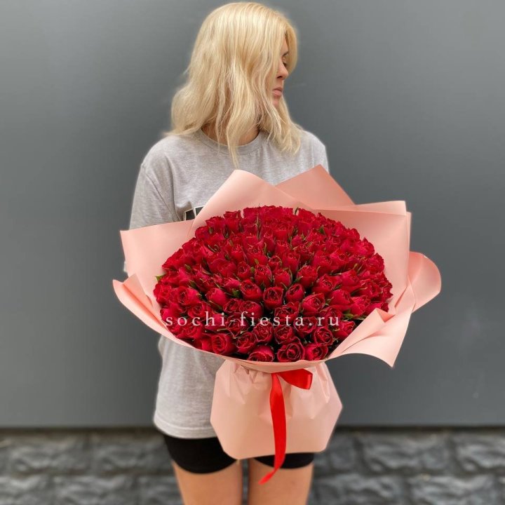 101  красная кенийская роза  в Севастополи