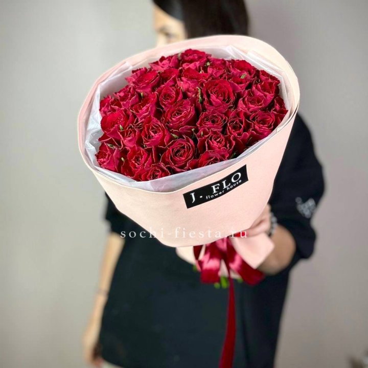 35 кенийских роз в Севастополи